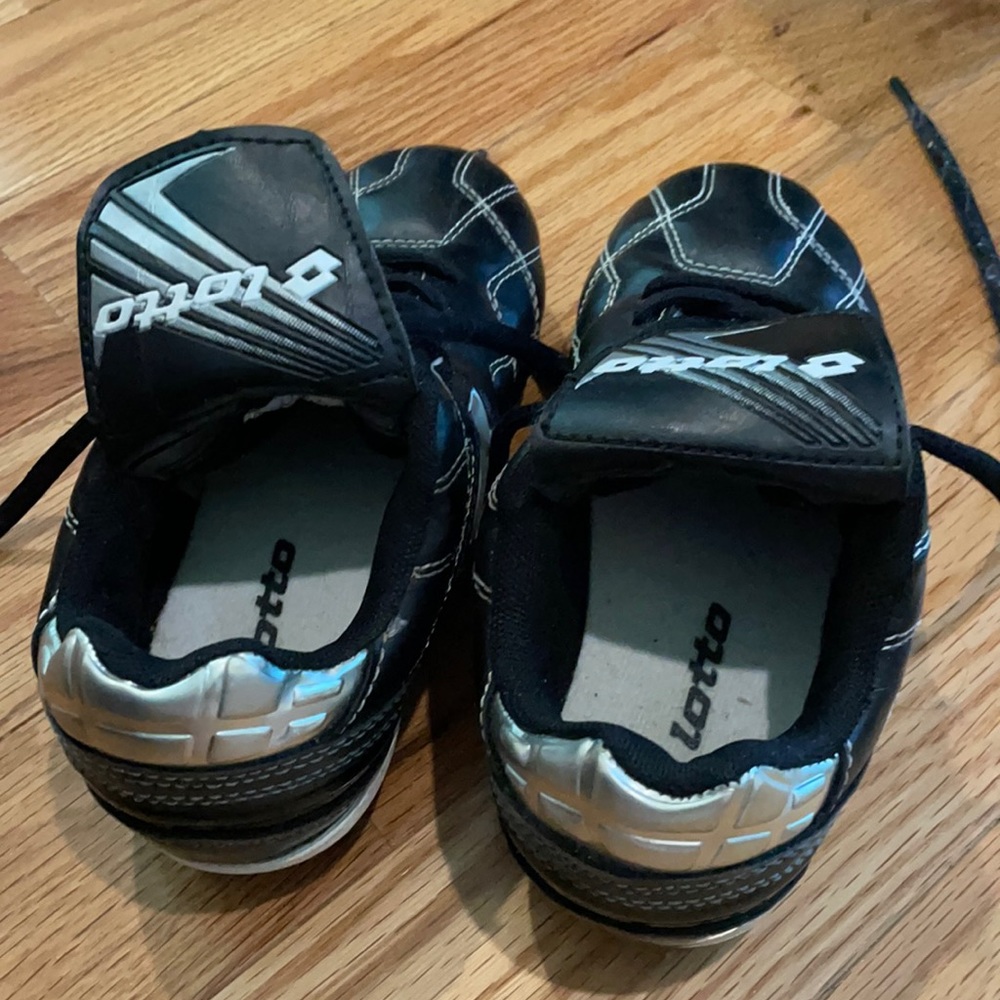 Lotto soccer cleats youth kids size 1